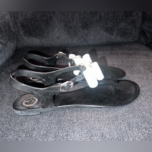 BCBG Jelly Bow Sandals size isn’t on them but I usually wear a 7.5 to 8 - Picture 2 of 4